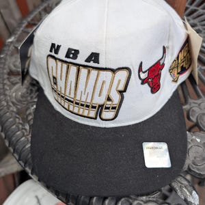 Vintage 1997 NBA Finals Champions Chicago Bulls Starter Cap baseball cap with original tags never worn