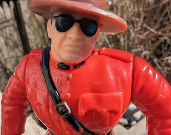 Vintage WWF WWE Hasbro The Mountie-worstelfiguur uit de jaren 90