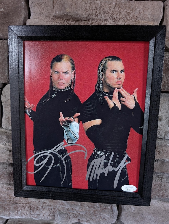 Autographed WWF WWE the Hardy Boyz Matt Hardy and Jeff Hardy 8x10