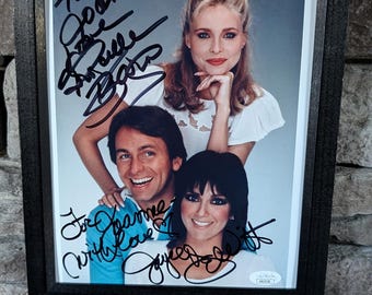 テレンスクロフォードとフェリックディアスの直筆サインパンフレット Autographed Priscilla Barnes Terri Alden & Joyce Dewitt Janet Wood