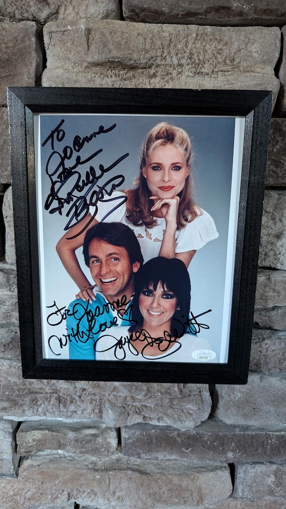 テレンスクロフォードとフェリックディアスの直筆サインパンフレット Autographed Priscilla Barnes Terri Alden & Joyce Dewitt Janet Wood