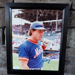 Podpisany przez Gary'ego Cartera, mistrza N.Y. Mets z 1986 roku, mistrza World Series, zdjęcie w ramie o wymiarach 8 x 10 cali z certyfikatem autentyczności od JSA