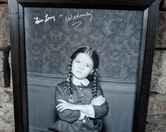 Handsignierte Lisa Loring Miedus Addams The Addams Family 8 x 10 Zoll gerahmtes Foto mit Echtheitszertifikat von PSA