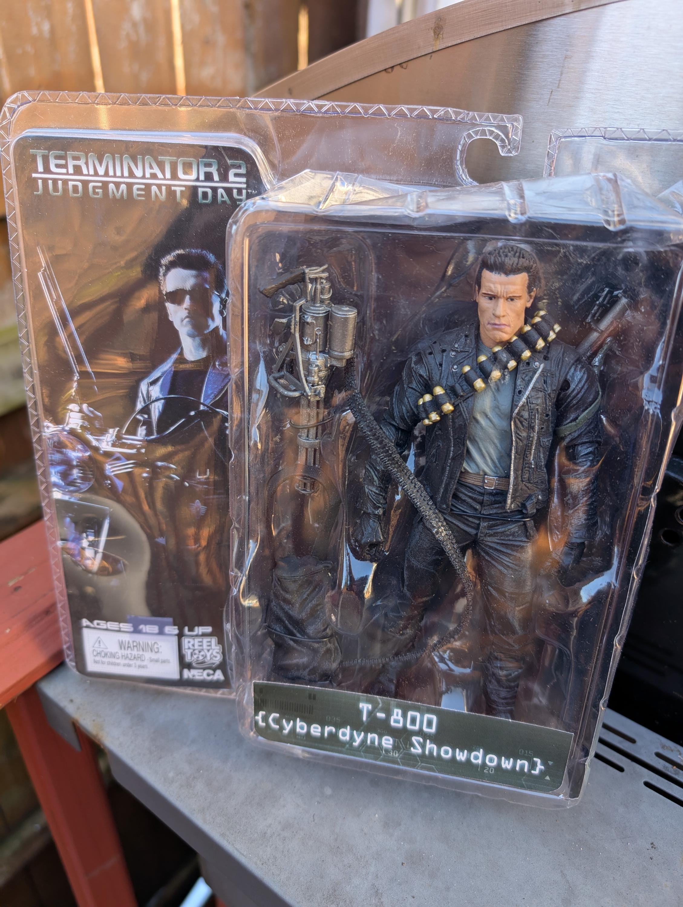 NECA Terminator 2 Judgement Day T-800 Cyberdyne Showdown Figure in