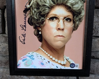Autographed Vicki Lawrence Thelma Harper Mamas Family. 8x10 inch framed photo with certificate of authenticity from Beckett