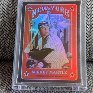 Carta da baseball Topps Mickey Mantle Project 70, numerata 26/70. Questa è una carta rara, ne sono state prodotte solo 70.