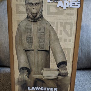 Zabytkowa figurka NECA Planet Of The Apes Lawgiver o średnicy 11 cali. Limitowana edycja, wyprodukowano tylko 1700 egzemplarzy na całym świecie. Niezwykle rzadka!