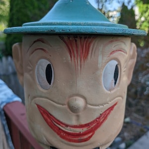 Vintage 1943 Oscar Robinson Doughboy soldier cookie jar WWII rare find.