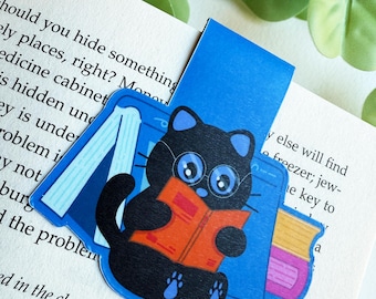 Black Cat Reading Magnetic Bookmark: Book Lover Gift