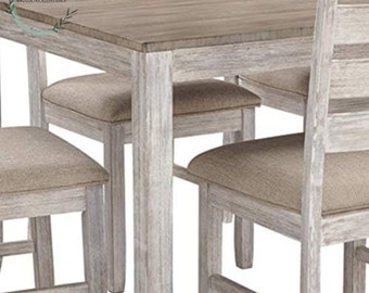 Set tavolo da pranzo per sala da pranzo in cottage imbiancato con sei sedie imbottite di Signature Design