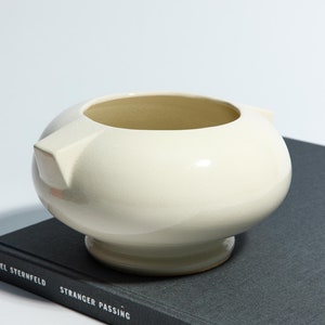 Postmodern Style Cream Ceramic Planter ~ Glazed Pot ~ Haeger Pottery Style ~ Unique Crazing