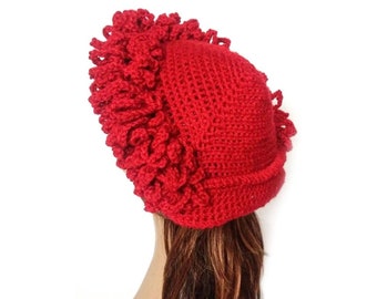 Vintage Cloche Hat Crochet Pattern for Women - DIY Textured Beanie with Chain Loop Fringes | The Linda Hat
