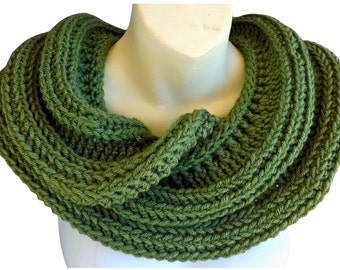 Crochet Infinity Scarf Pattern for Women - Snake Twist Pattern Mobius Scarf - Warm & Stylish Mobius Design
