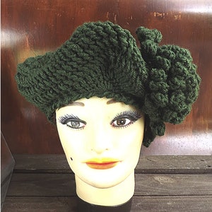 Crochet Your Style: Square Beret with Delicate Flower Pattern The Lynette Hat image 2