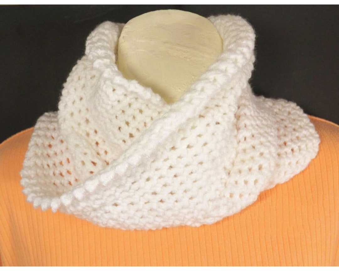 Mobius Cowl Scarf Crochet Pattern Elegant Textured Infinity Scarf, Easy ...
