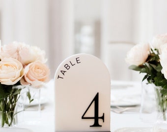 Números de mesa de acrílico / Número de mesa de boda arqueada / Números de mesa de boda de acrílico / Decoración de mesa de boda / Señalización de boda