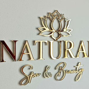 Insegna con logo aziendale per parete, insegna personalizzata in 3D con specchio dorato tagliato al laser per salone di bellezza, insegne con logo in acrilico personalizzate