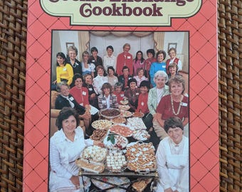 RARE Wellesley Cookie Exchange Cookbook 1986 1st HB Christmas Cooking Susan Mahnke Perry Yankee Magazine Good Price & Condition