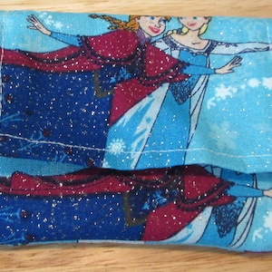 FROZEN Baumwoll Stoff Geldbörse, mit 3 Taschen für Kreditkarten, Münzen & Papiergeld, Wonder Wallet von Lazy Girl Designs