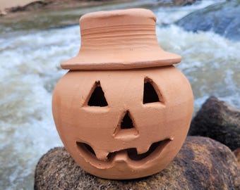 1 Quart Terra Cotta Jack-o&#39;-lantern Pumpkin with Hat from Craven Pottery