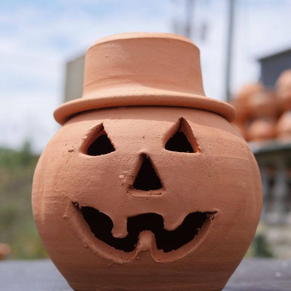 1 Quart Terra Cotta Jack-o'-lantern Pumpkin with Hat from Craven Pottery