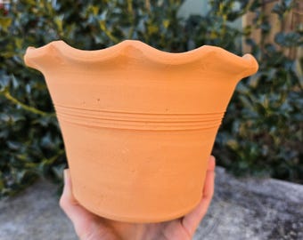 Craven Pottery Georgia Red Clay Small Terra Cotta Fluted Palm Pot Planter
