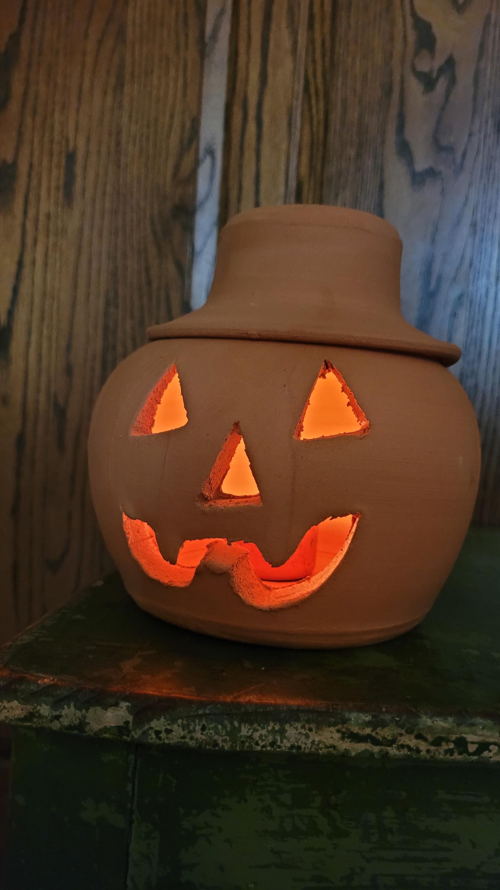 1 Quart Terra Cotta Jack-o'-lantern Pumpkin With Hat From