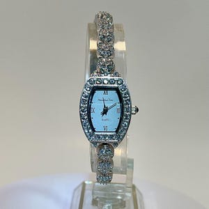 Beautiful Crystal Bezel Watch with Crystal Bracelet Band
