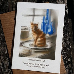 Grappige kat wenskaart: 'Still Life with Orange Fruit' - cat logic, gember kat in de fruitschaal. Verjaardag / Valentijn kaart.