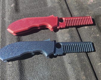 Toy folding comb