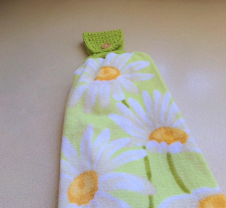 Spring Daisy Pale Green Kitchen Towel Set White Daisies Etsy
