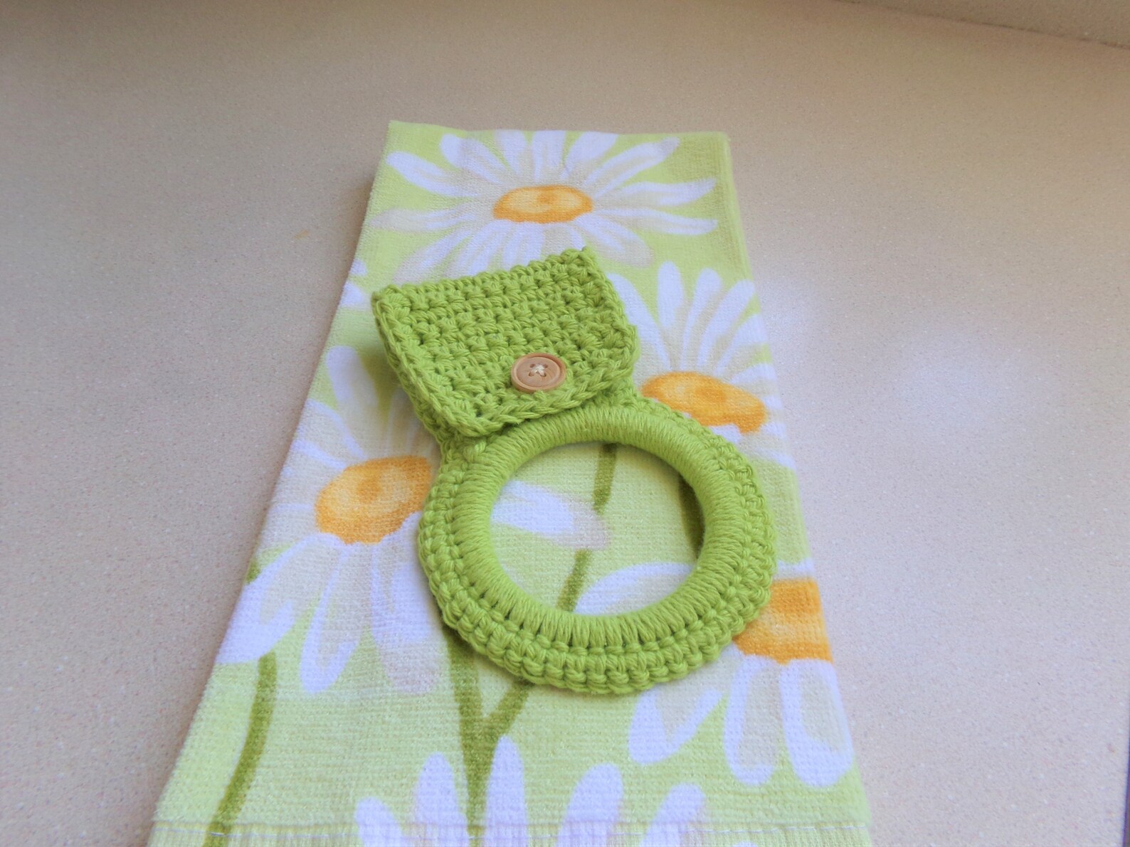 Spring Daisy Pale Green Kitchen Towel Set White Daisies Etsy