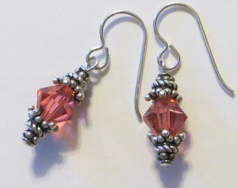 VELE KLEUREN BESCHIKBAAR! Fair Trade Swarovski kristal en Bali sterling zilver kleine bengel oorbellen