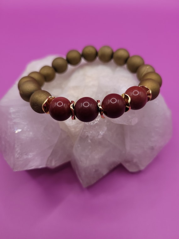 Energetically ENERGIZING crazy lace and gold druzy agate beads, 14k gold wavy accent bracelet.