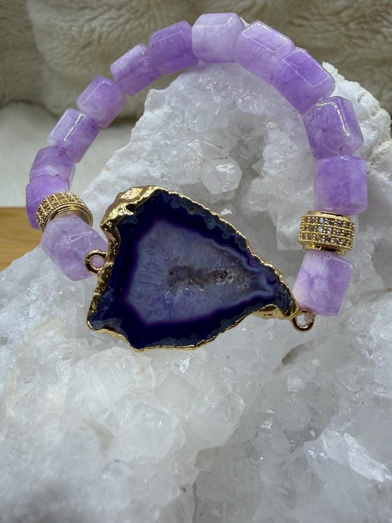 Energetically INSPIRING purple Jade box cut cube gemstone beads paired with gold plated agate slice focalpiece stretch stacking bracelet
