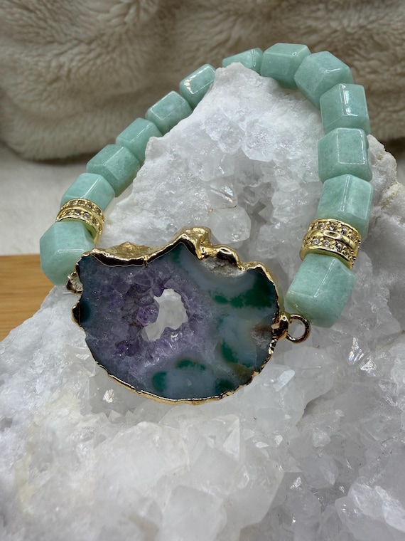 Energetically ENCHANTING aqua Jade box cut cube natural gemstone beads with gold plated agate slice focalpiece stretch stacking bracelet