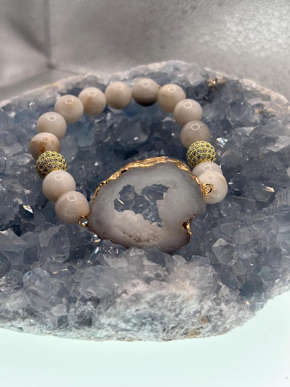 Energetically HARMONIZING agate beads complimenting gold plated druzy quartz geode slice focalpiece stretch stacking bracelet