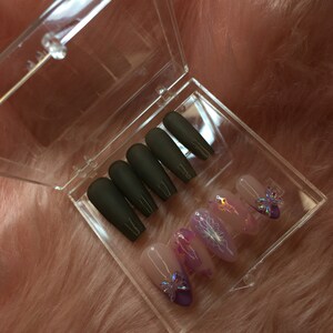 custom press on nails