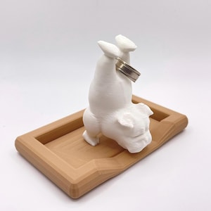 Funny Bulldog Ring Holder – Upside Down Dog Jewelry Tray – Unique Dog Lover Gift – 3D Printed Ring Organizer – Cute Pet Decor