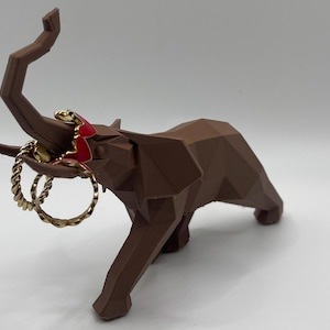 Elephant Ring Holder – 3D Printed Jewelry Stand, Modern Animal Decor, Unique Gift for Her