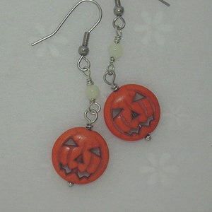 Funky Halloween Pumpkin Earrings - Glow in the Dark Earrings - Jack o Lantern Earrings - Spooky Earrings - Glow bead Earrings