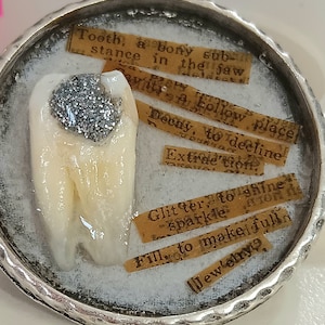 Real human tooth brooch - oddity curiosity pin - creepy weird jewelry - macabre gothic scary molar teeth horror cool unique glitter resin