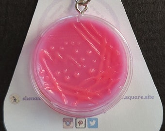 Handmade E.coli MacConkey Agar Petri Dish Keychain - Glow in the Dark Microbiology Gift