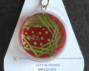 E.coli EMB Agar Petri Dish Keychain: Handmade Microbiology Art
