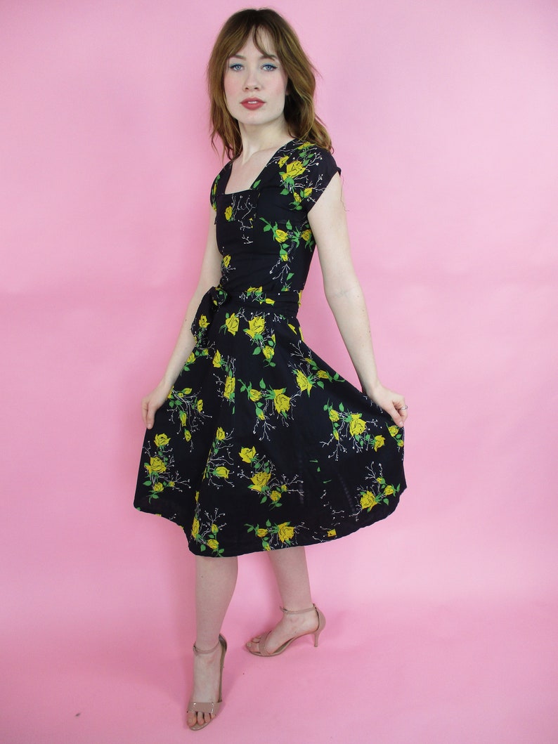 1950s Black Dress with Yellow Rose Print Flowers Size Small Bust 32 Waist 26-27 Cotton Rockabilly Pin Up Vintage VTG image 2