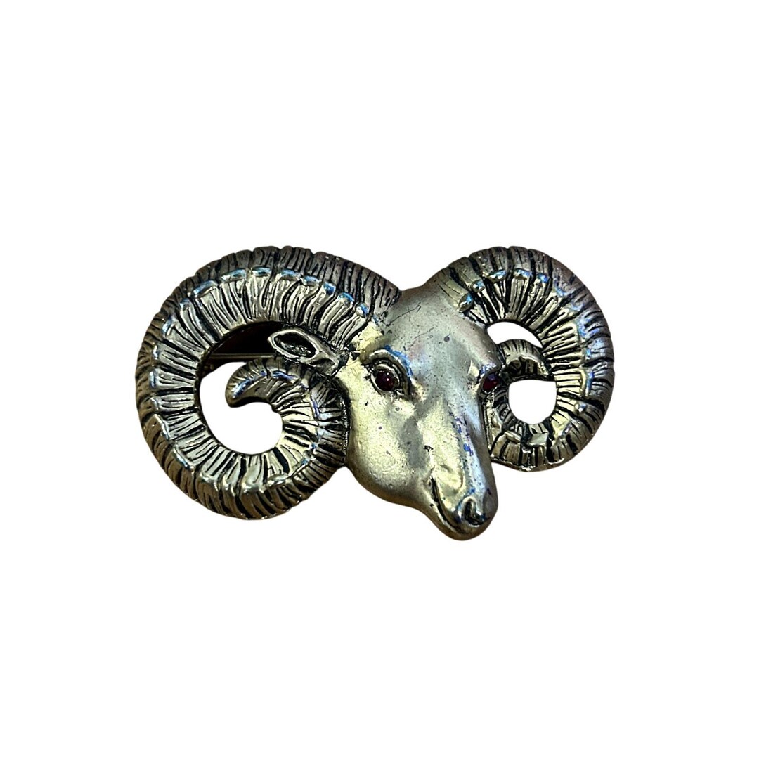 70 年代 羊の頭のピン | 牡羊座 | 星座 | ヴィンテージ - Etsy 日本