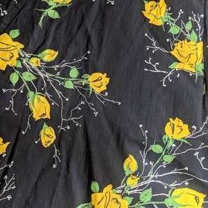 1950s Black Dress with Yellow Rose Print Flowers Size Small Bust 32 Waist 26-27 Cotton Rockabilly Pin Up Vintage VTG image 4