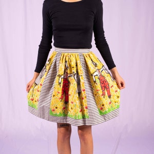 1950s Scarecrow Novelty Border Print Skirt | Small | Waist 22 | Vintage VTG