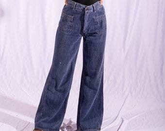 70s Wide Leg Bell Bottom Jeans | Waist 27" | Hip 35" | VTG Vintage