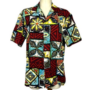 Camisa hawaiana para hombre de la década de 1960 / Rojo y azul / Pecho 44 / Vintage